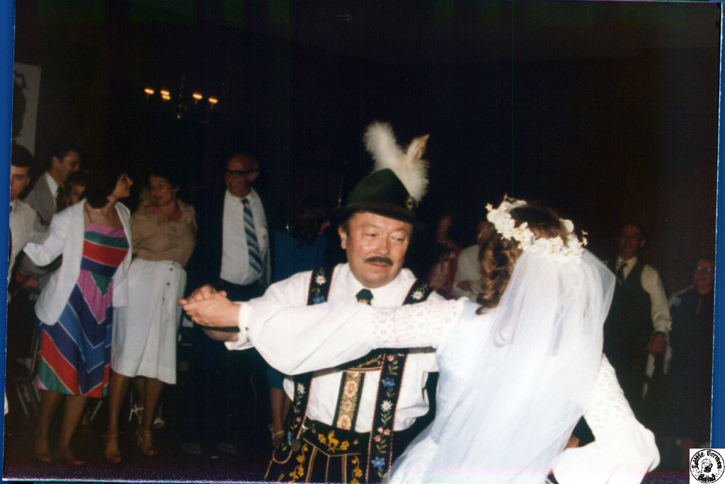 1982 05 01 19 Steve & Heidi's wedding.jpg